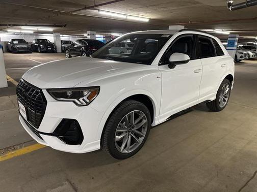 2025 Audi Q3 Premium 45 TFSI S line quattro Tiptronic