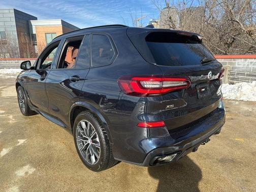 2023 BMW X5 M50i