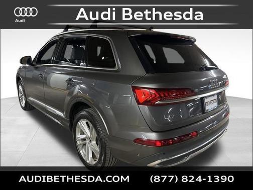 2021 Audi Q7 45 Premium Plus