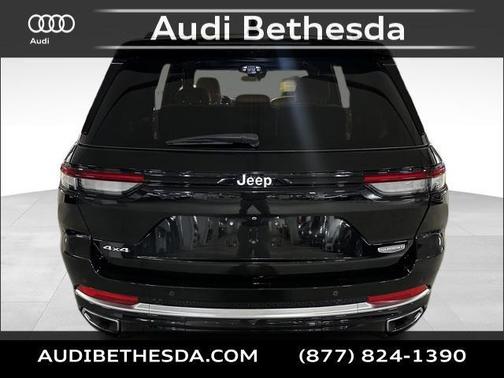 2022 Jeep Grand Cherokee Summit