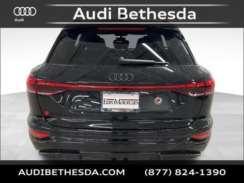 Mythos Black Metallic 2027 Audi SQ6 e-tron Premium Plus