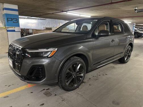 2025 Audi Q7 55 Premium Plus