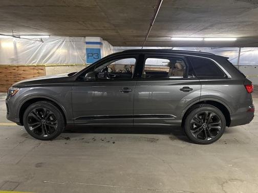 2025 Audi Q7 55 Premium Plus