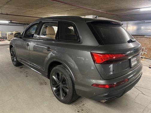 2025 Audi Q7 55 Premium Plus