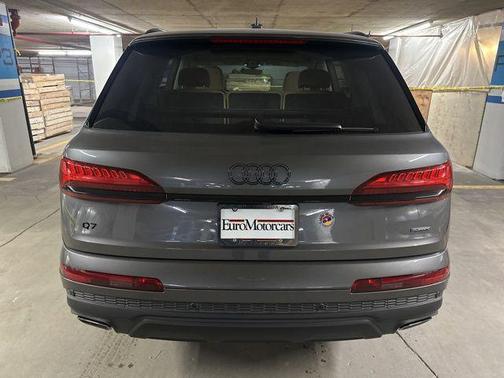 2025 Audi Q7 55 Premium Plus