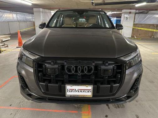 2025 Audi Q7 55 Premium Plus