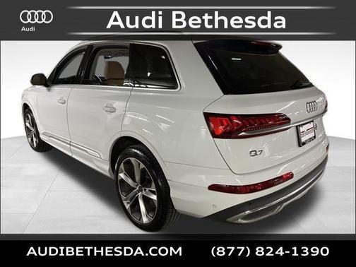 2023 Audi Q7 55 Premium Plus