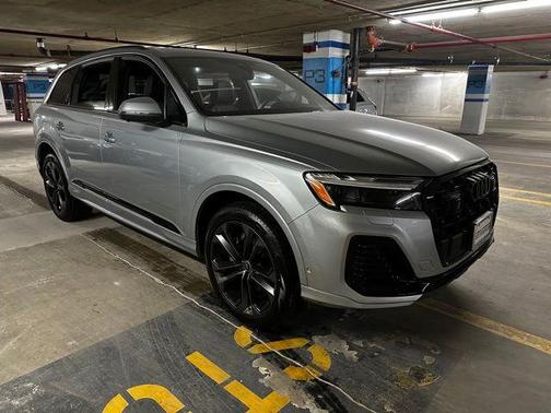 2025 Audi Q7 55 Premium Plus