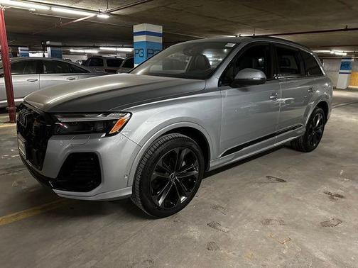 2025 Audi Q7 55 Premium Plus