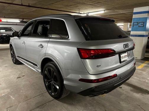 2025 Audi Q7 55 Premium Plus