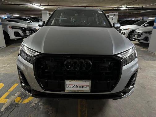 2025 Audi Q7 55 Premium Plus