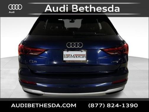 Navarra Blue Metallic 2021 Audi Q3 40 Premium