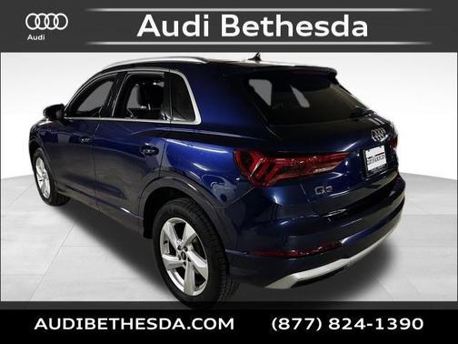 Navarra Blue Metallic 2021 Audi Q3 40 Premium