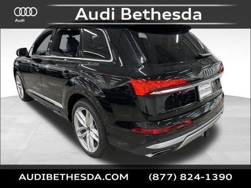 2025 Audi Q7 55 Premium Plus