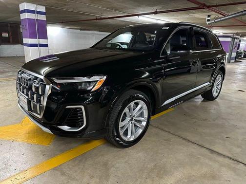 2025 Audi Q7 55 Premium Plus