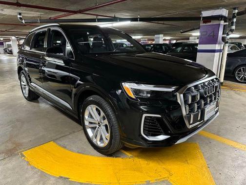 2025 Audi Q7 55 Premium Plus