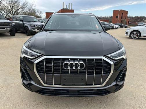 2024 Audi Q3 Premium 45 TFSI S line quattro Tiptronic