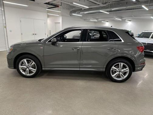 2024 Audi Q3 Premium 45 TFSI S line quattro Tiptronic