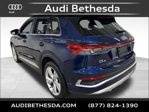 Navarra Blue Metallic 2023 Audi Q4 e-tron Prestige 50 quattro