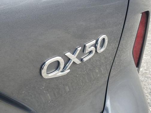 2022 INFINITI QX50 LUXE