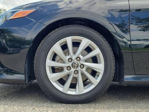 Midnight Black Metallic 2022 Toyota Camry LE