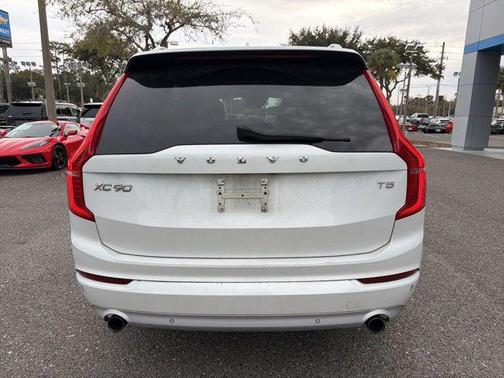 2018 Volvo XC90 T5 Momentum
