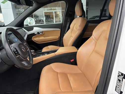 2018 Volvo XC90 T5 Momentum