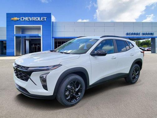 Summit White 2026 Chevrolet Trax LT
