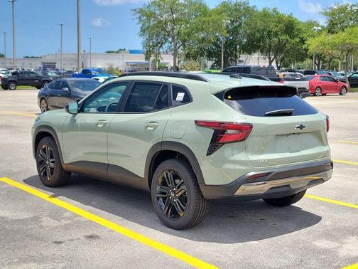 Cacti Green 2026 Chevrolet Trax FWD ACTIV