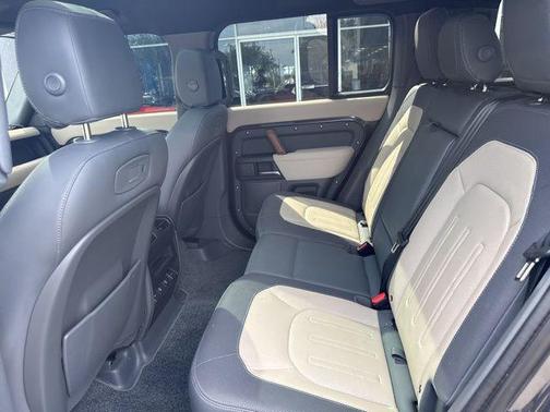 2022 Land Rover Defender 110 X-Dynamic SE