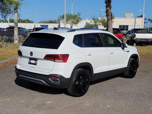 2024 Volkswagen Taos 1.5T SE
