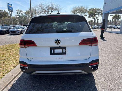 2024 Volkswagen Taos 1.5T SE