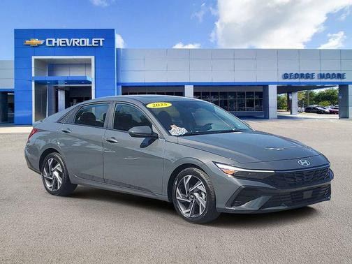 2025 Hyundai ELANTRA SEL