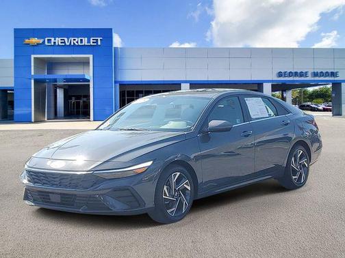 2025 Hyundai ELANTRA SEL