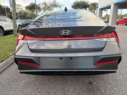 2025 Hyundai ELANTRA SEL
