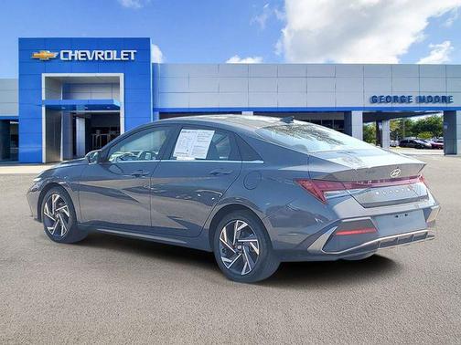 2025 Hyundai ELANTRA SEL