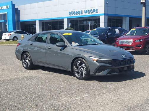 2025 Hyundai ELANTRA SEL