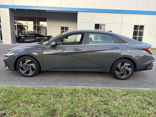 2025 Hyundai ELANTRA SEL
