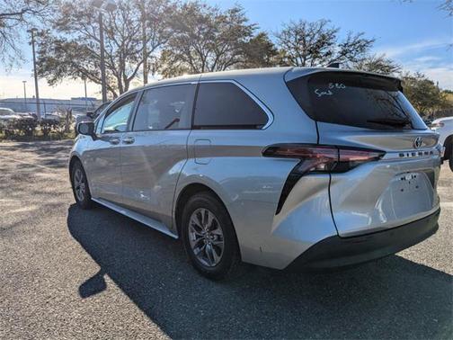 2021 Toyota Sienna XLE 7 Passenger