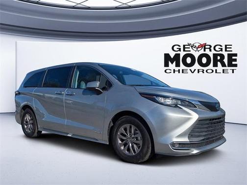 2021 Toyota Sienna XLE 7 Passenger