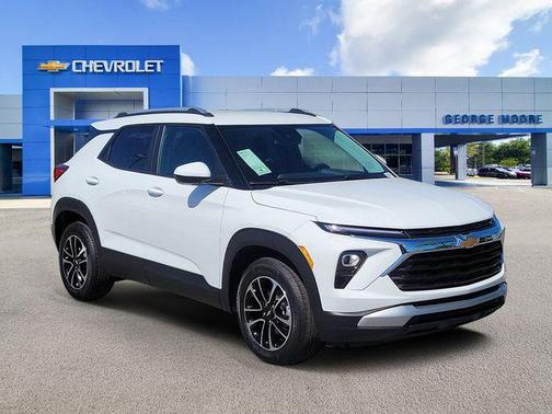 Summit White 2026 Chevrolet Trailblazer LT