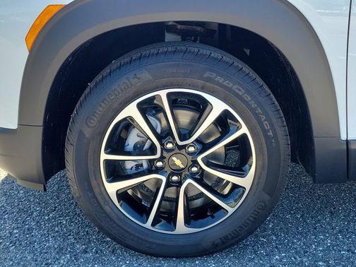 Summit White 2026 Chevrolet Trailblazer LT