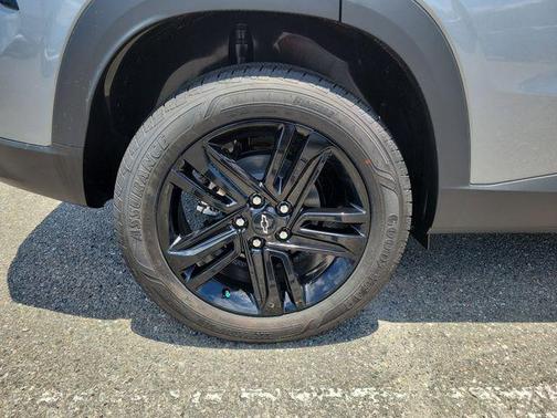 Sterling Gray Metallic 2026 Chevrolet Trax FWD ACTIV