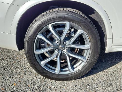 2018 Volvo XC90 T5 Momentum