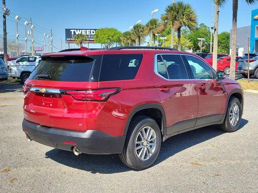 Radiant Red Tintcoat 2023 Chevrolet Traverse LT Cloth