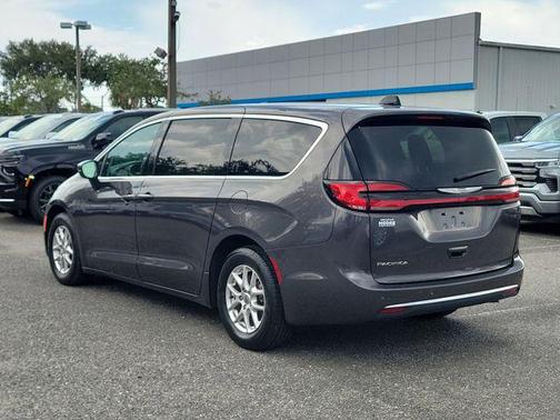 Granite Crystal Metallic Clearcoat 2023 Chrysler Pacifica Touring L