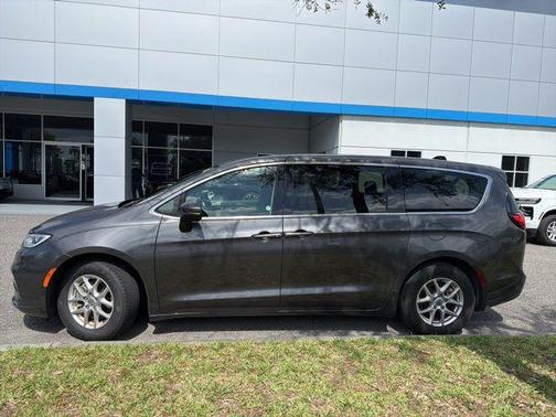 Granite Crystal Metallic Clearcoat 2023 Chrysler Pacifica Touring L