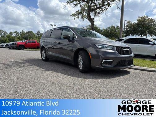 Granite Crystal Metallic Clearcoat 2023 Chrysler Pacifica Touring L