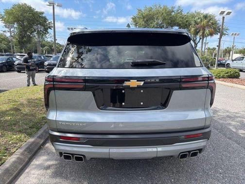 Sterling Gray Metallic 2025 Chevrolet Traverse LT