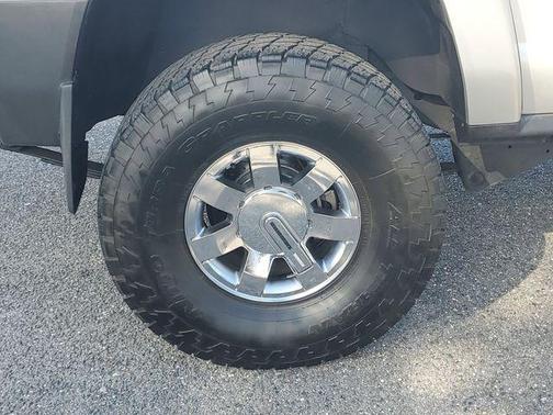 2010 Hummer H3T Alpha